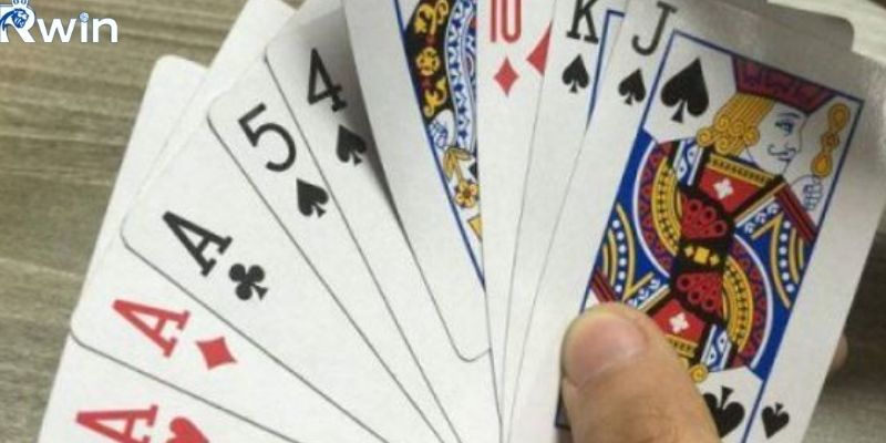 Game bài xây dựng cơ chế chơi theo từng vòng đấu có tốc độ thay đổi nhanh