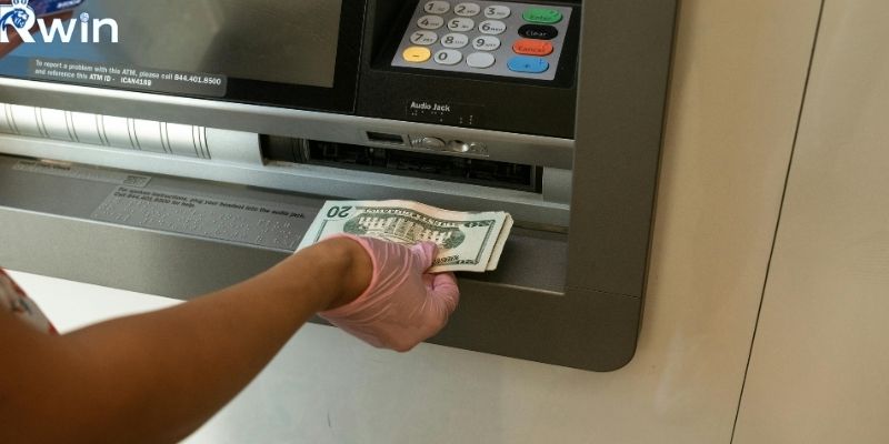 Nạp tiền RWIN qua ngân hàng có độ an toàn vô cùng cao